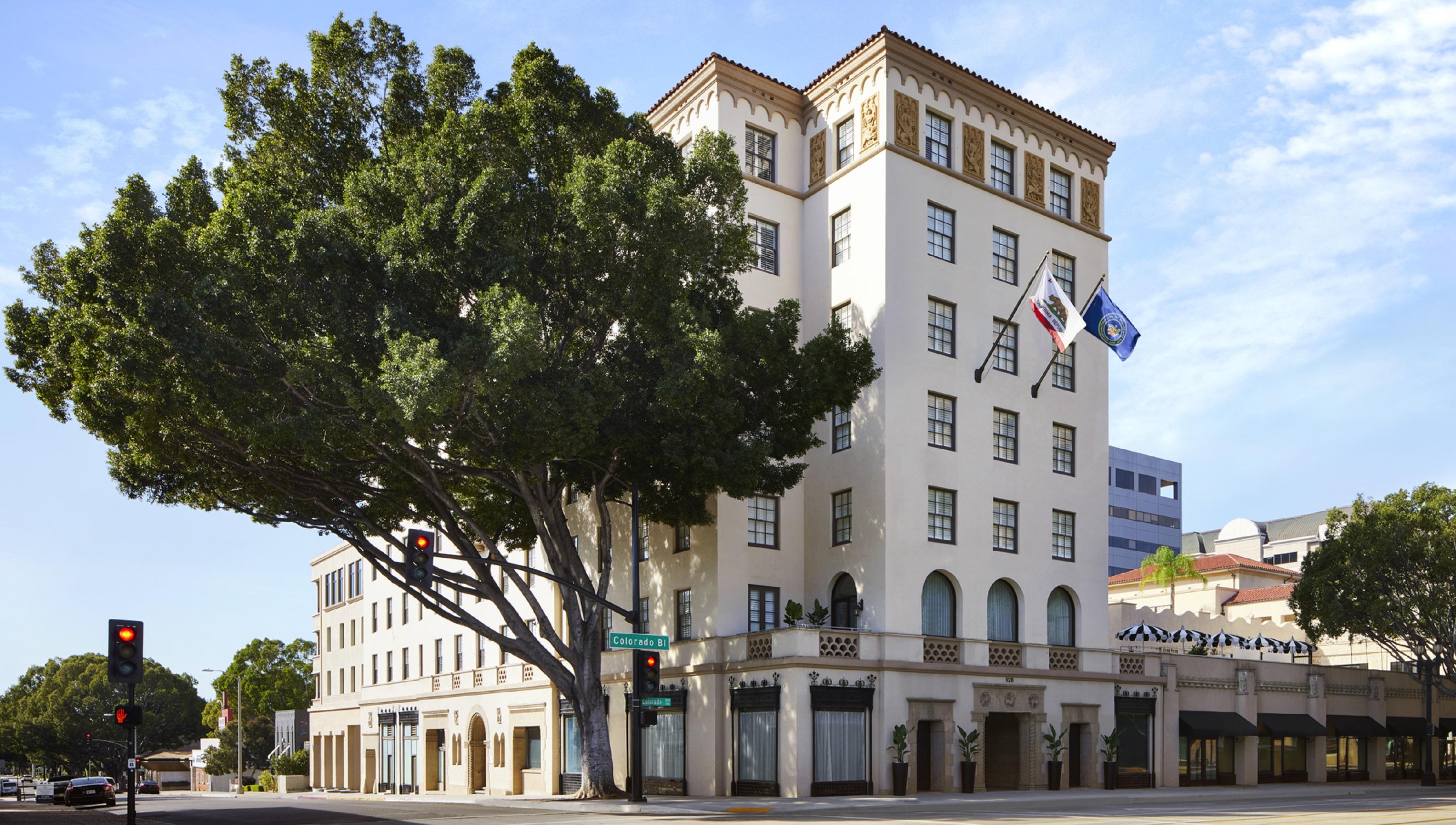 Pasadena Hotel & Pool Exterior photo