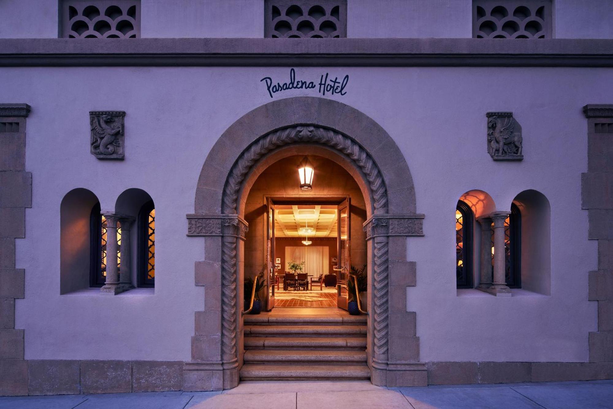 Pasadena Hotel & Pool Exterior photo